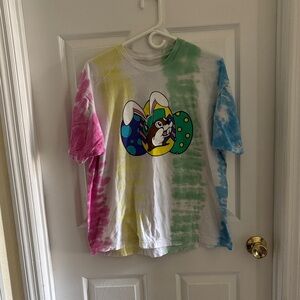 Buc-ee’s Easter bunny Tie-dye graphic tshirt Size XL